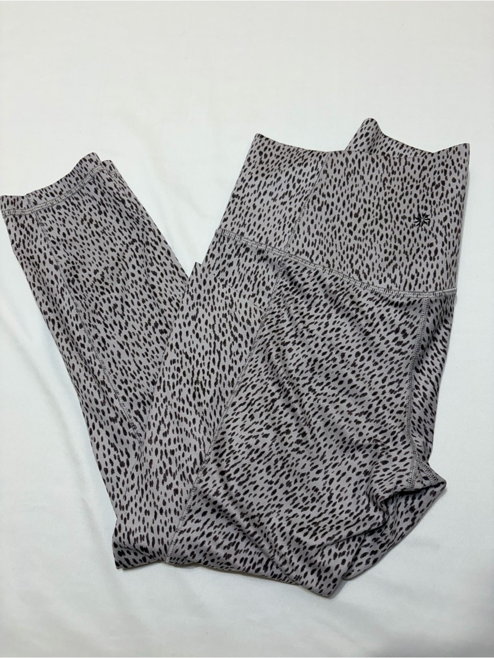 Athleta Salutation Stash Leggings Grey Animal Print S Athleisure Yoga Pockets